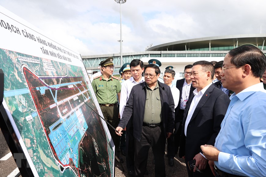Thủ tướng kiểm tra các dự án trọng điểm tại Bình Định - Ảnh 3.