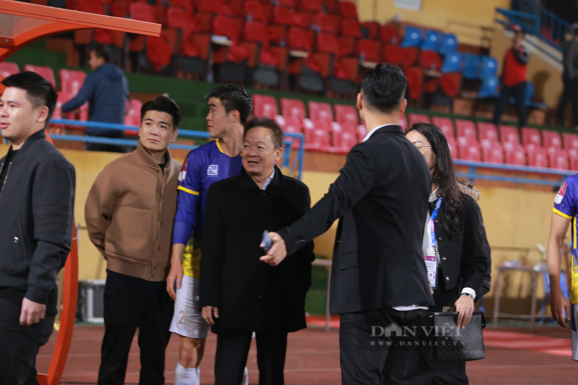 Hà Nội FC tổ chức sinh nhật cho chủ tịch Đỗ Vinh Quang - Ảnh 4.