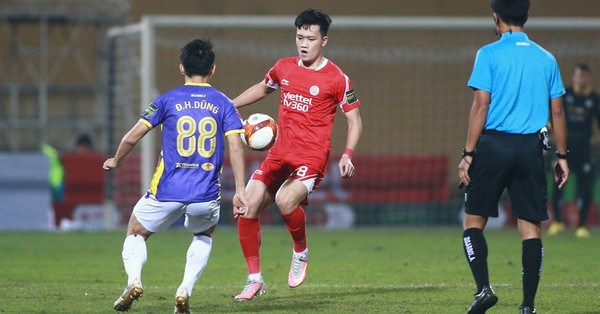 Coach Thach Bao Khanh explained that Hoang Duc was a striker instead of ...