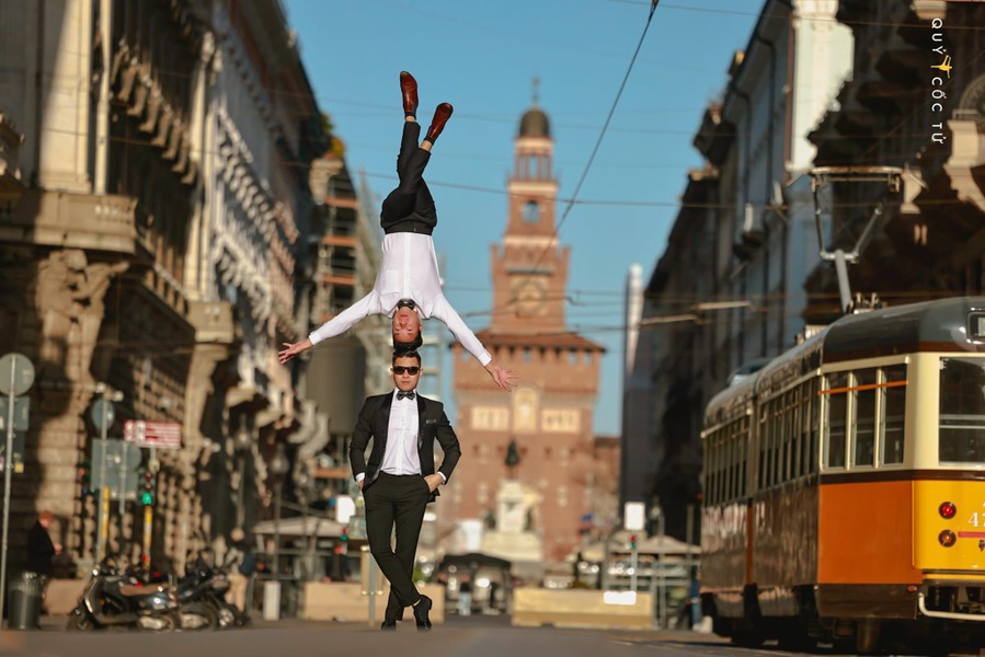 Loạt ảnh cực kỳ ấn tượng của Quốc Cơ Quốc Nghiệp trên đường phố Italia - Ảnh 6.