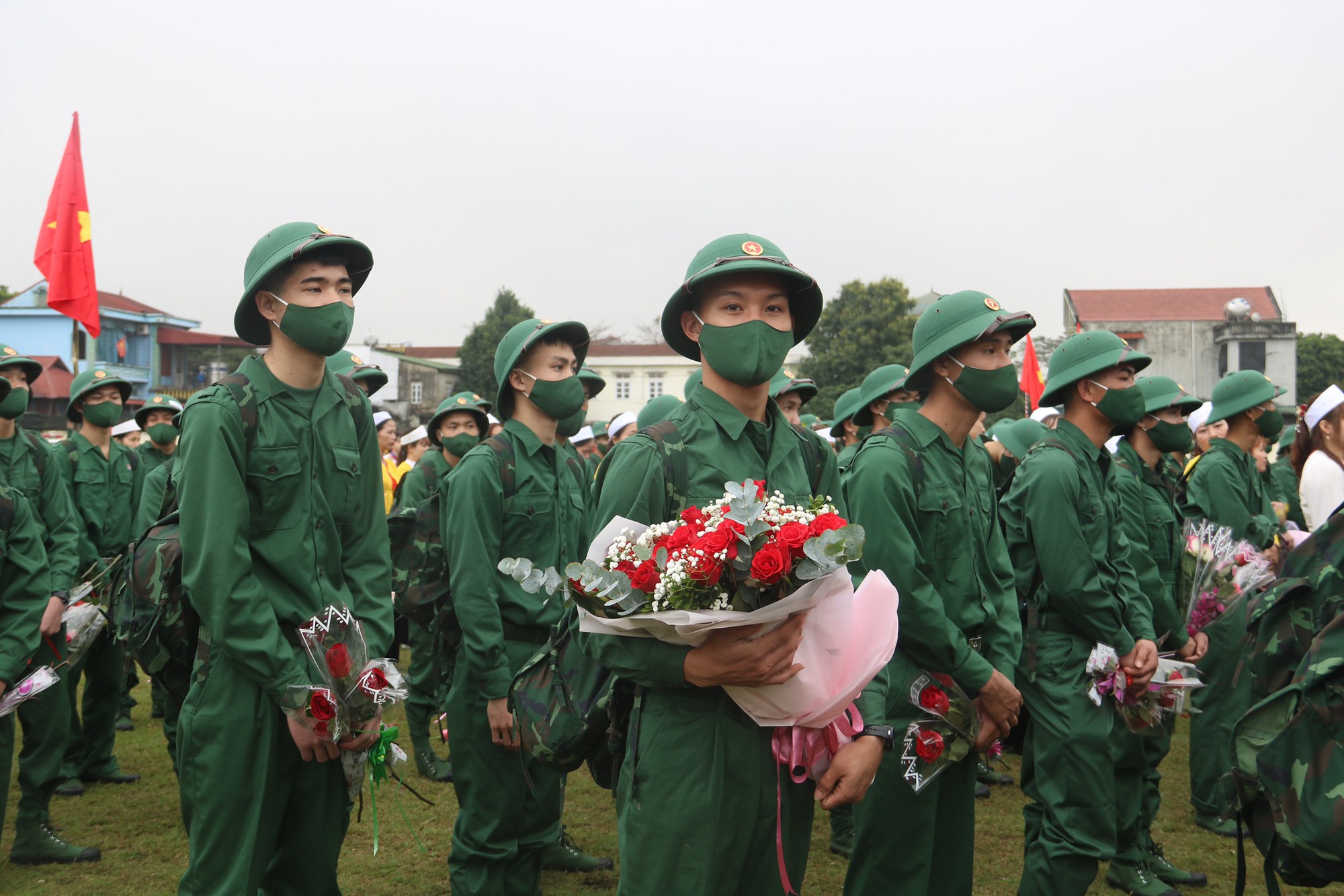 Hòa Bình: Tiễn hơn 1.700 thanh niên xứ Mường lên đường nhập ngũ - Ảnh 5.