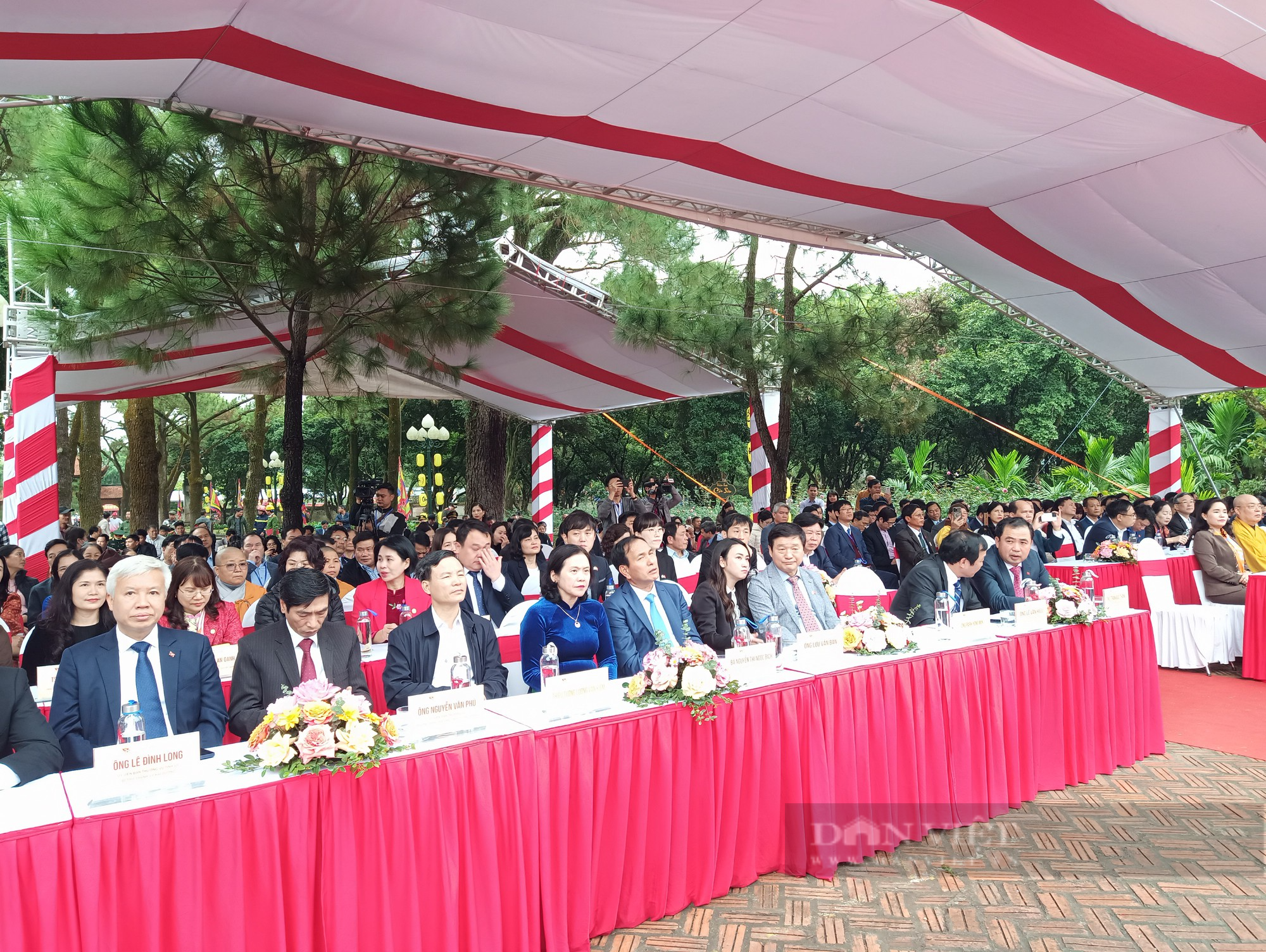 Hải Dương: Hàng nghìn du khách và nhân dân dự lễ khai hội truyền thống mùa Xuân Côn Sơn - Kiếp Bạc năm 2023 - Ảnh 2.