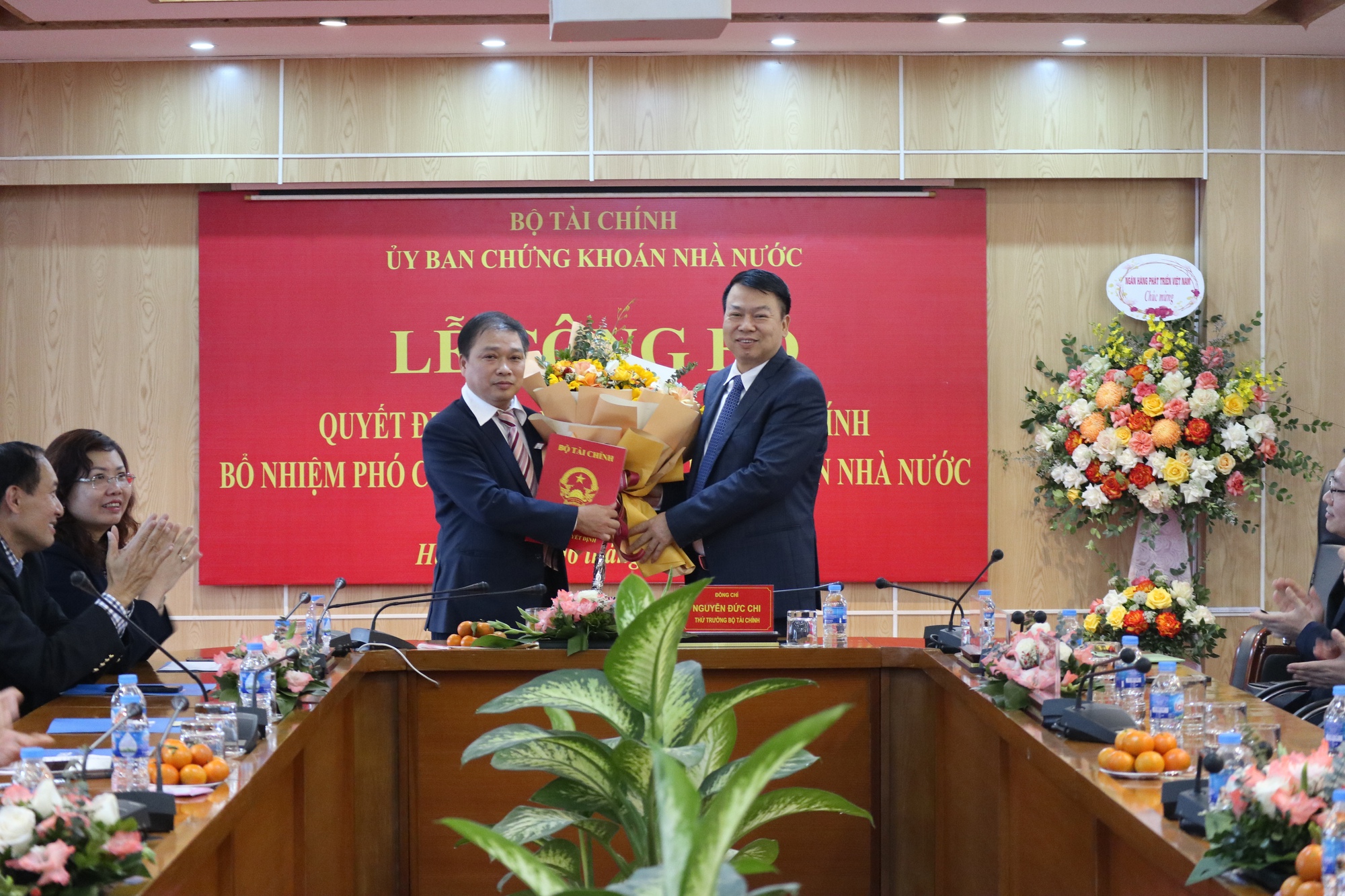 Nóng: Bổ nhiệm Chủ tịch Ngân hàng Phát triển Việt Nam giữ chức Phó Chủ tịch UBCKNN - Ảnh 1.