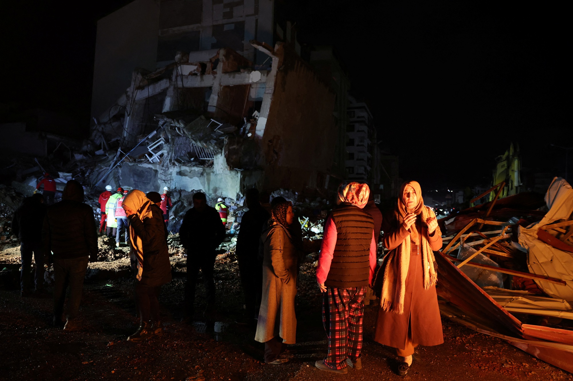 Thảm họa động đất: Ám ảnh ánh mắt bé gái mất cả gia đình - Ảnh 4.