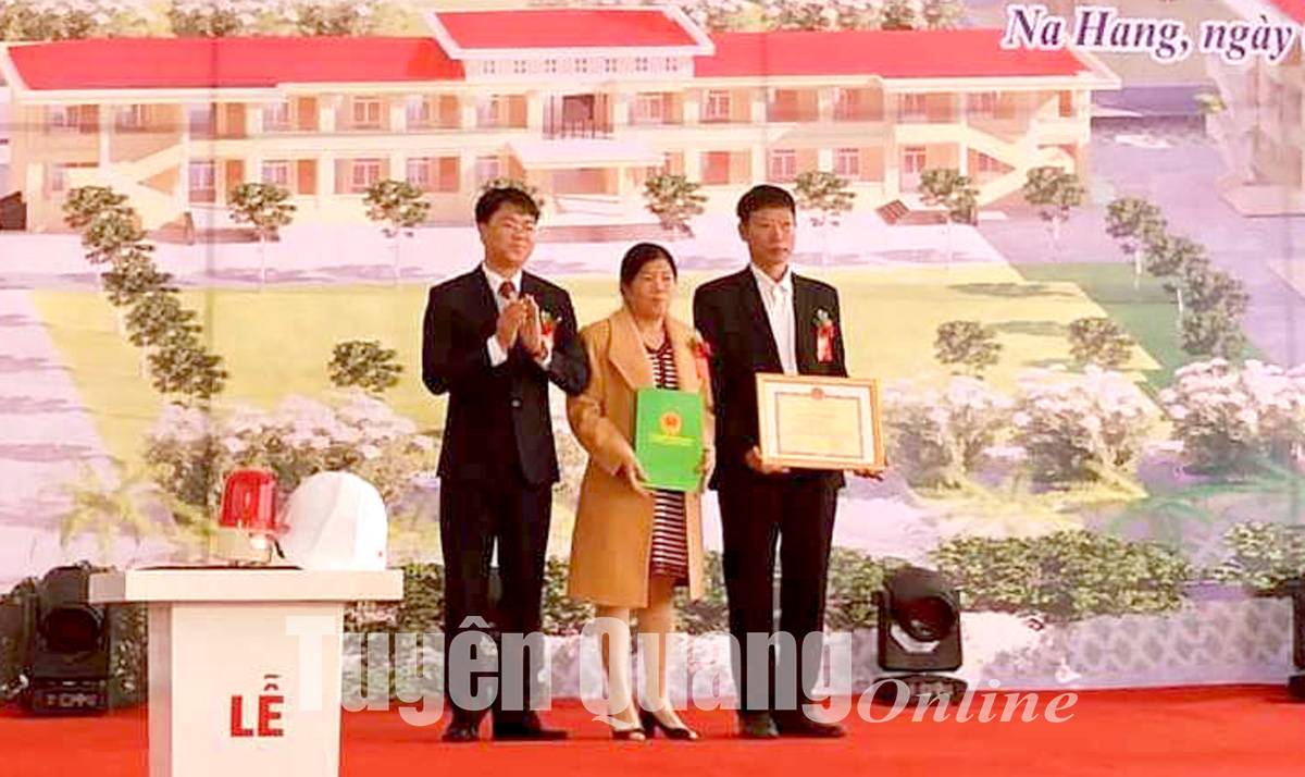 Nghĩa cử cao đẹp của gia đình nhà giáo ở huyện Na Hang, tỉnh Tuyên Quang - Ảnh 1.
