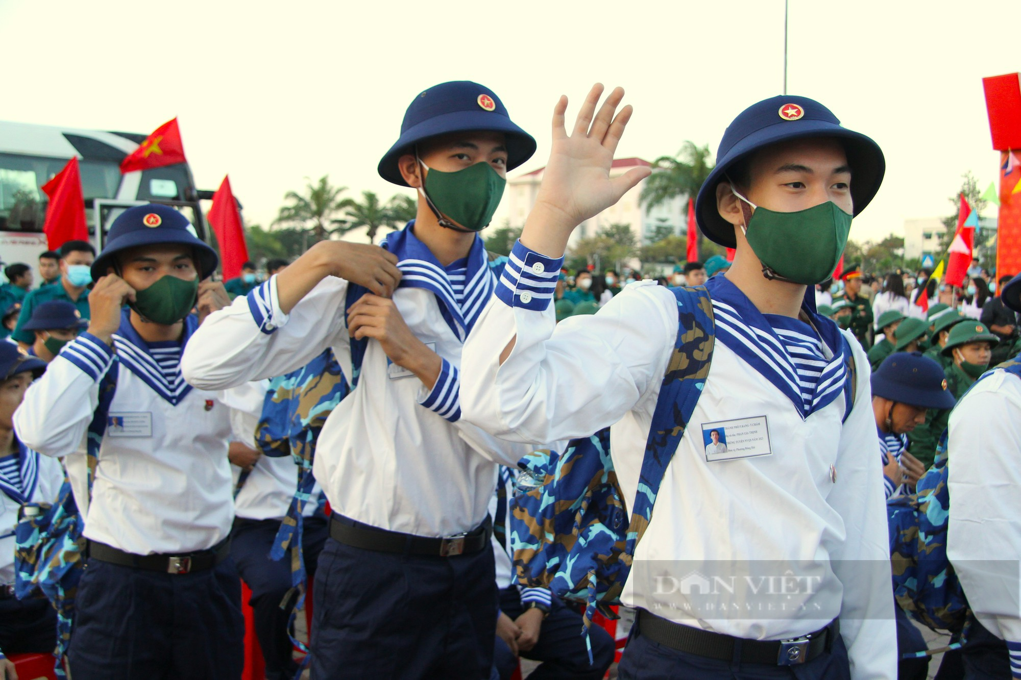 Xúc động lễ giao nhận 1.155 công dân lên đường nhập ngũ tại Ninh Thuận - Ảnh 7.