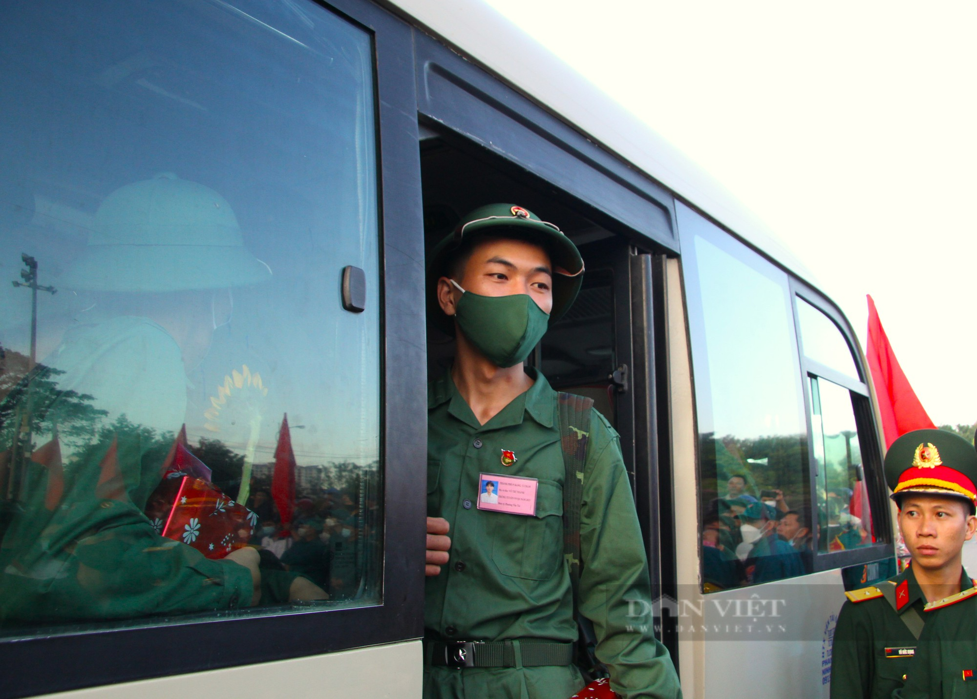 Xúc động lễ giao nhận 1.155 công dân lên đường nhập ngũ tại Ninh Thuận - Ảnh 11.