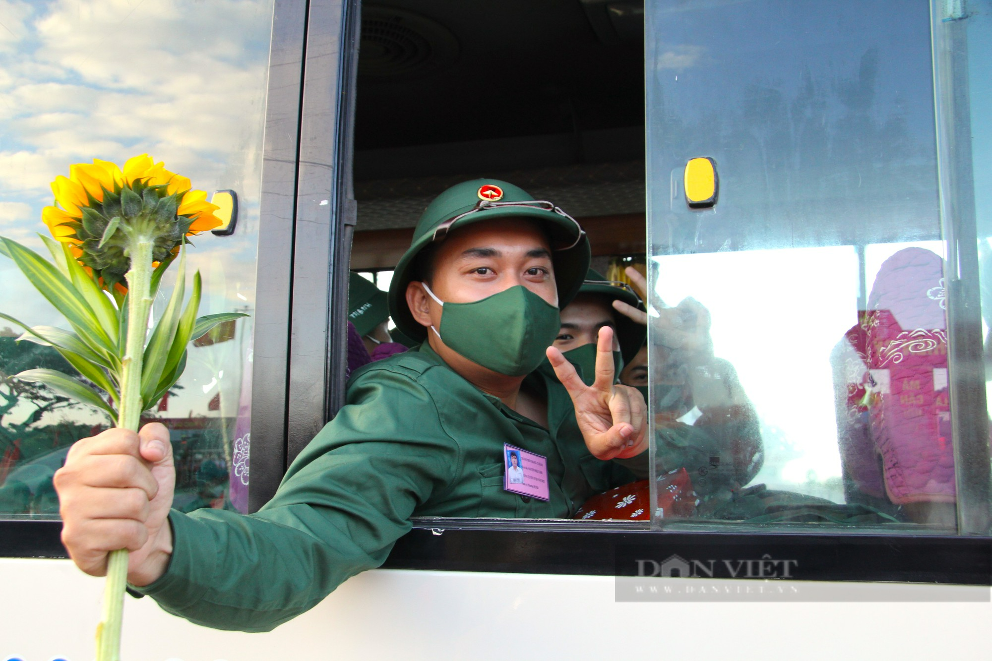 Xúc động lễ giao nhận 1.155 công dân lên đường nhập ngũ tại Ninh Thuận - Ảnh 14.