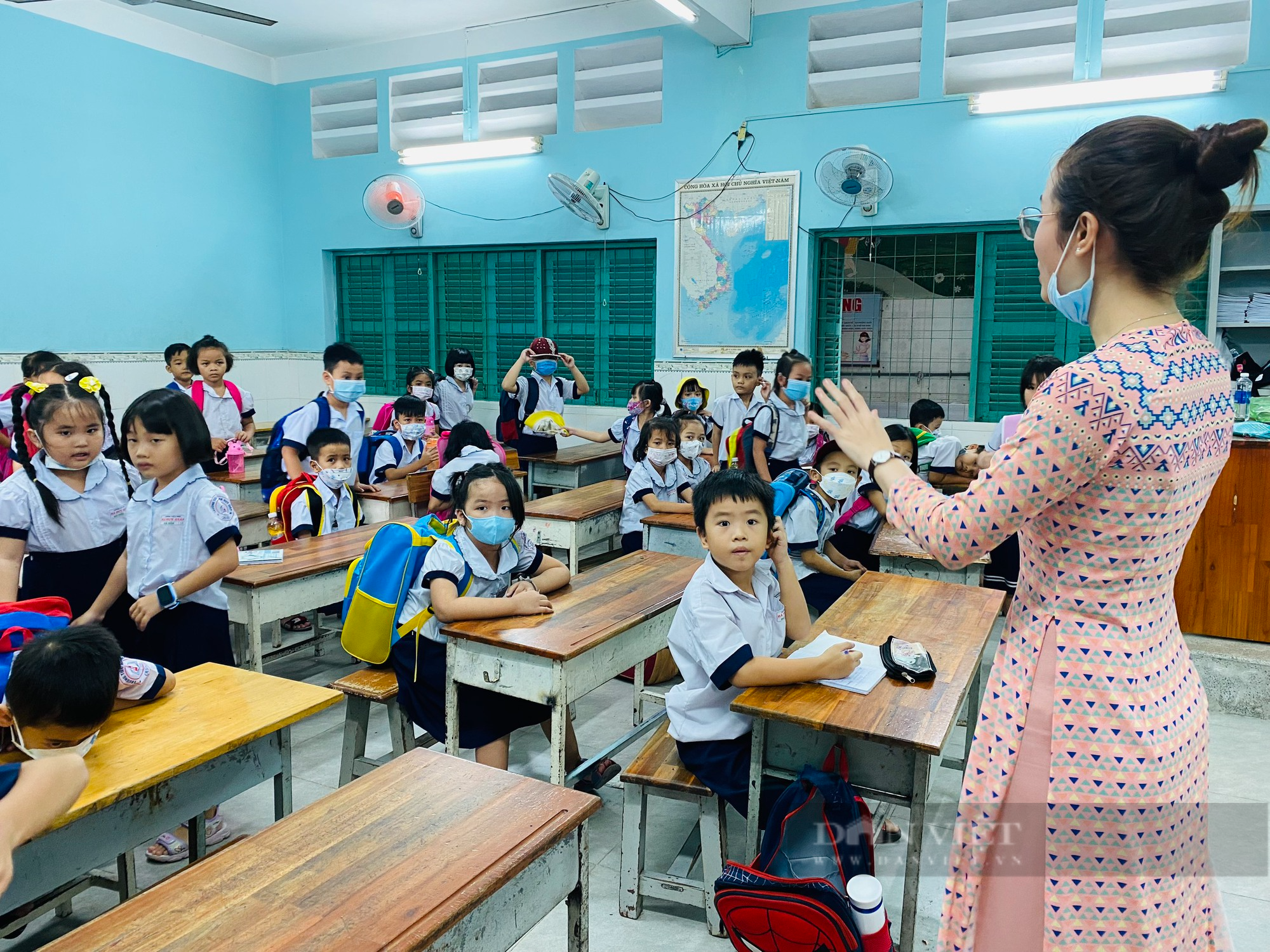 Giáo viên tiểu học: &quot;Trăm dâu đổ đầu tằm?&quot; - Ảnh 1.