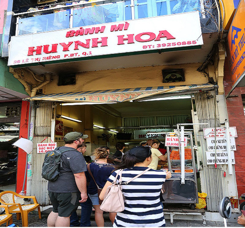 Sài Gòn: Quán vỉa hè hút du khách nước ngoài, có nơi được đầu bếp nổi tiếng thế giới đặt tên - Ảnh 10.