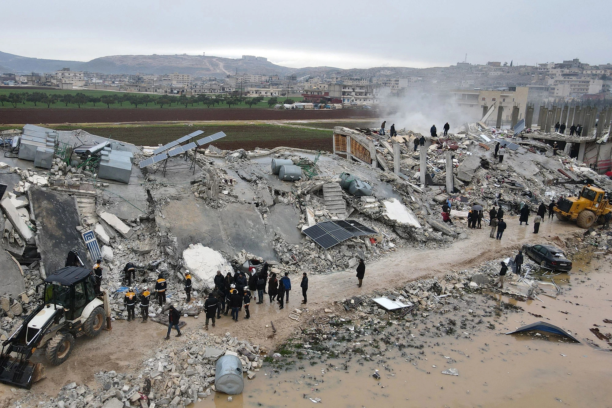 Thảm họa động đất kép đưa nền kinh tế Thổ Nhĩ Kỳ vào chế độ “dồn chân tường”.