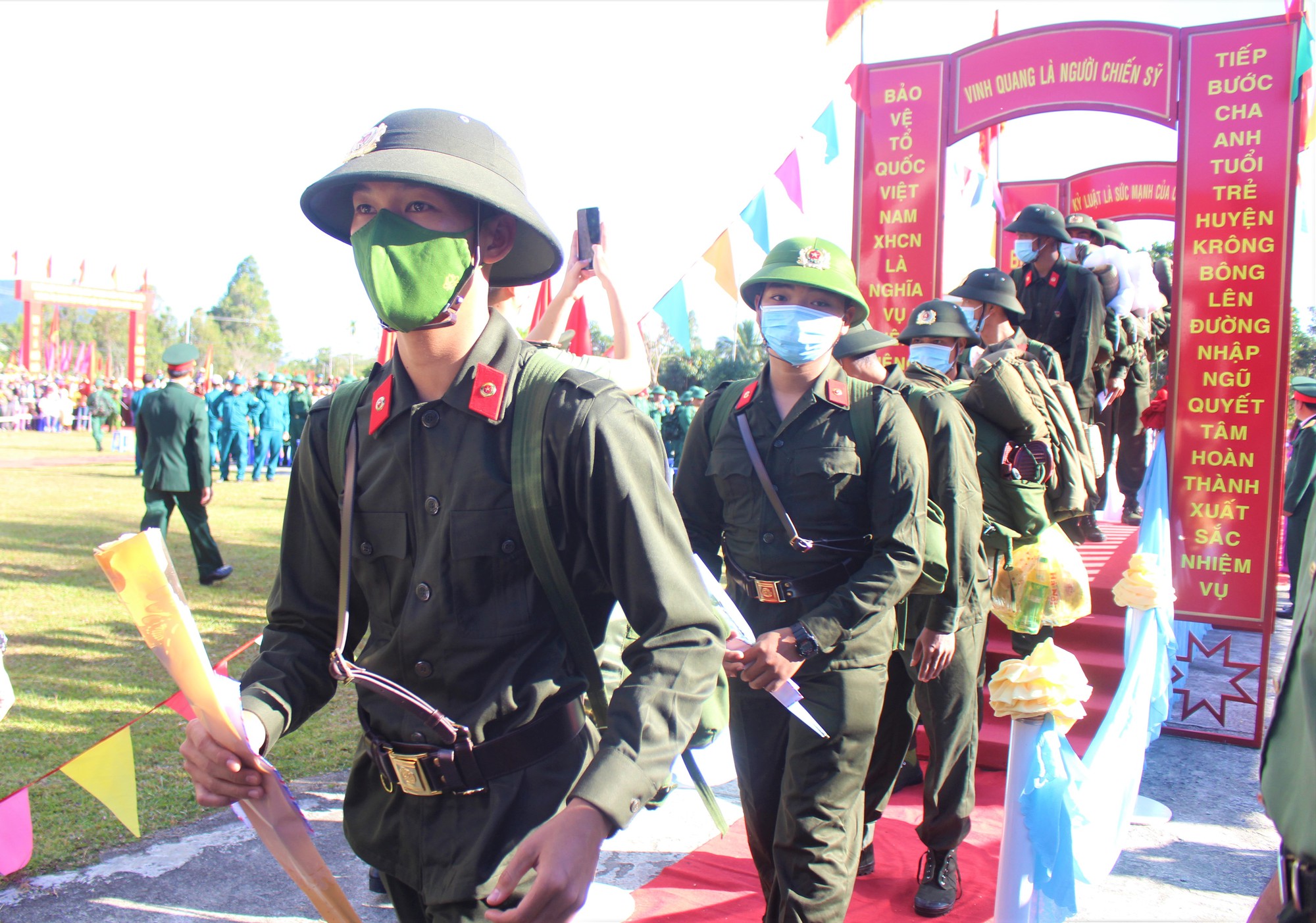 Đắk Lắk: Thanh niên dân tộc thiểu số ở huyện vùng sâu hăng hái tòng quân - Ảnh 3.