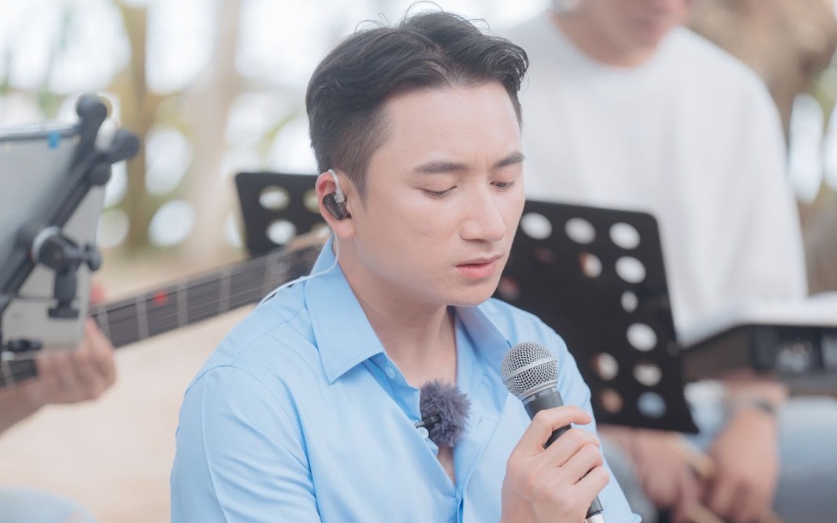 Phan Mạnh Quỳnh khiến khán giả xúc động khi cover bản "hit" của nhạc sĩ Nguyễn Hải Phong