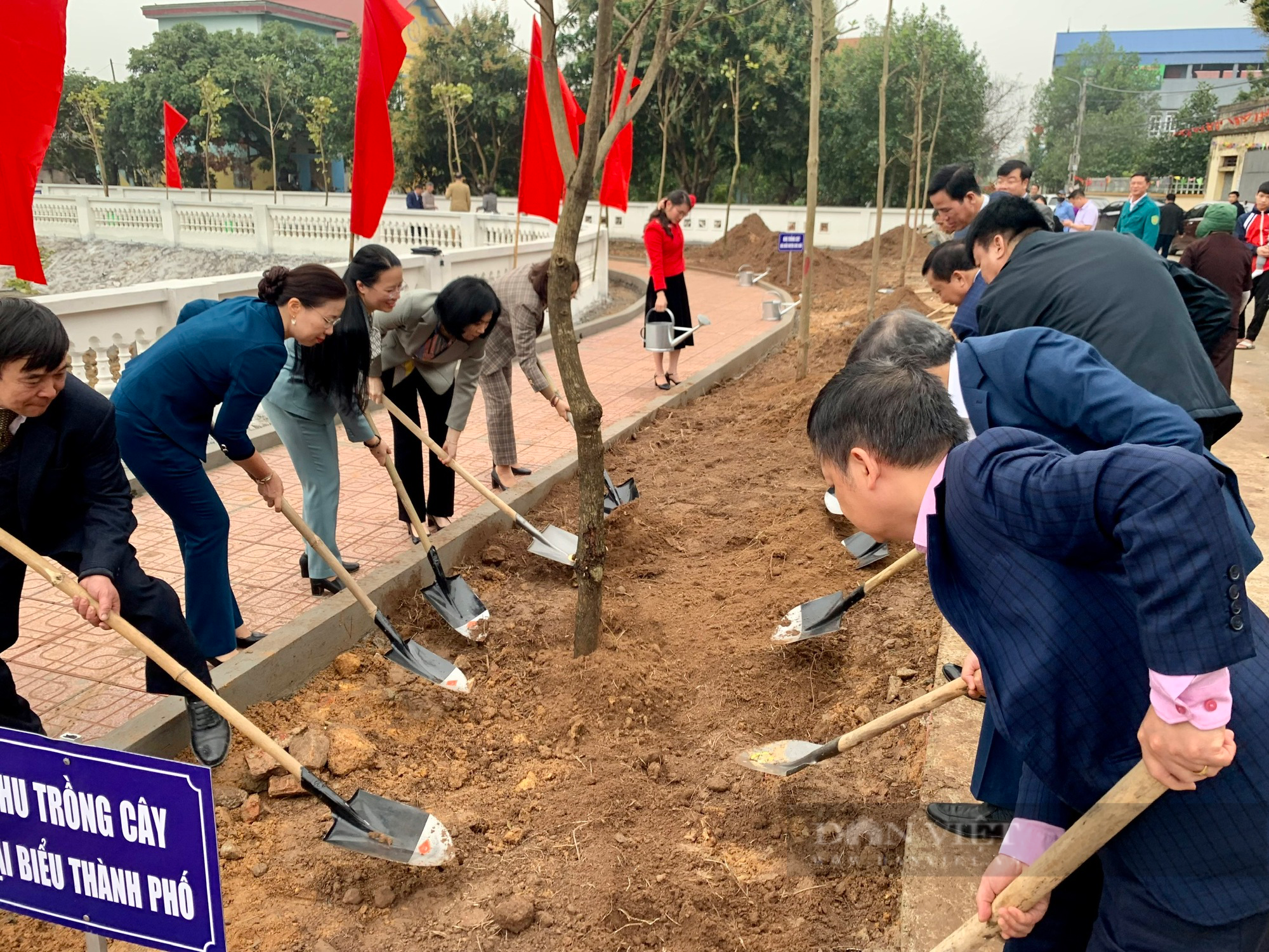 Hội Nông dân Hà Nội phát động Tết trồng cây và Đợt thi đua đặc biệt chào mừng Đại hội Hội Nông dân các cấp - Ảnh 2.