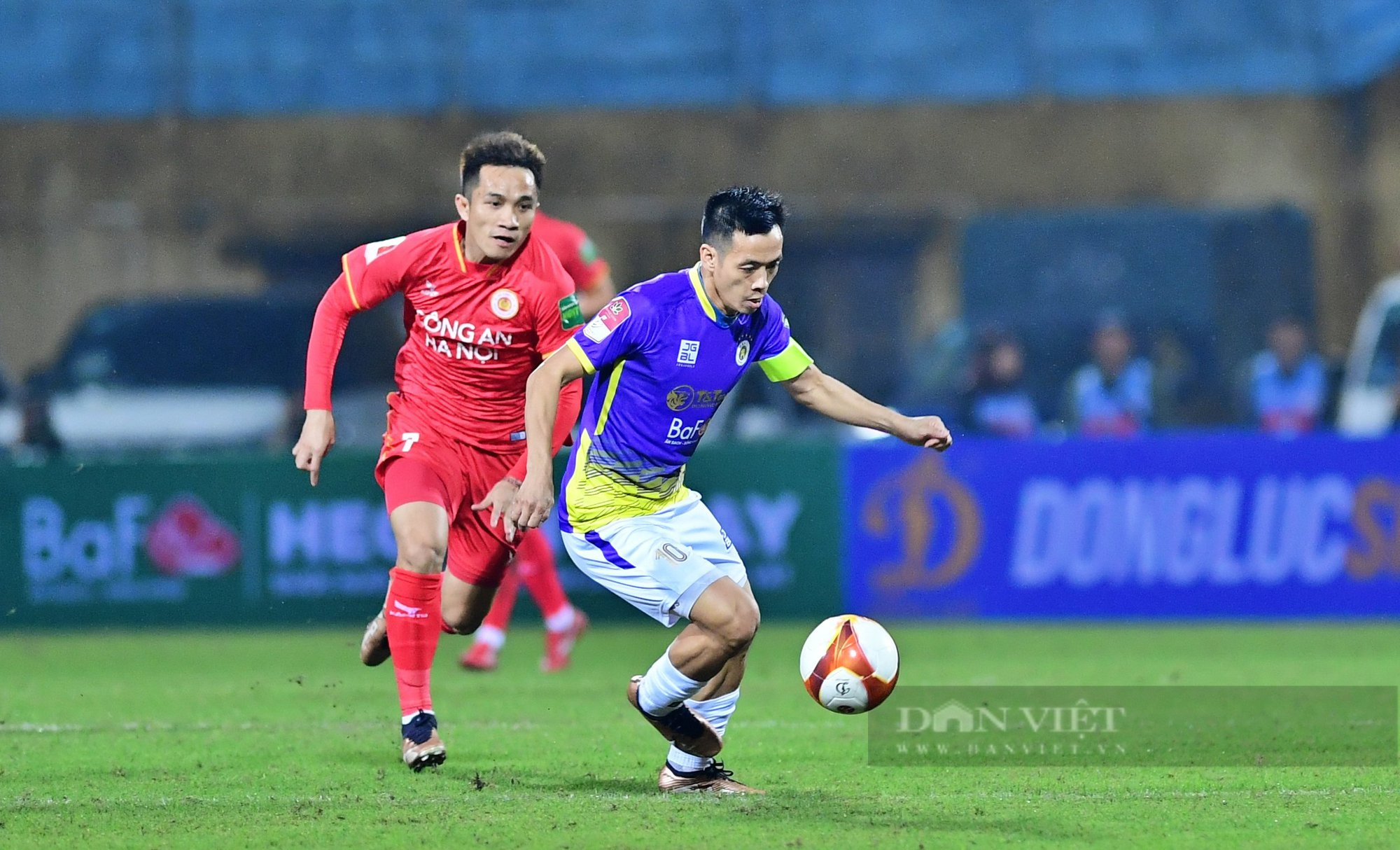 Đại tướng Tô Lâm động viên các cầu thủ CAHN sau trận thua Hà Nội FC - Ảnh 3.