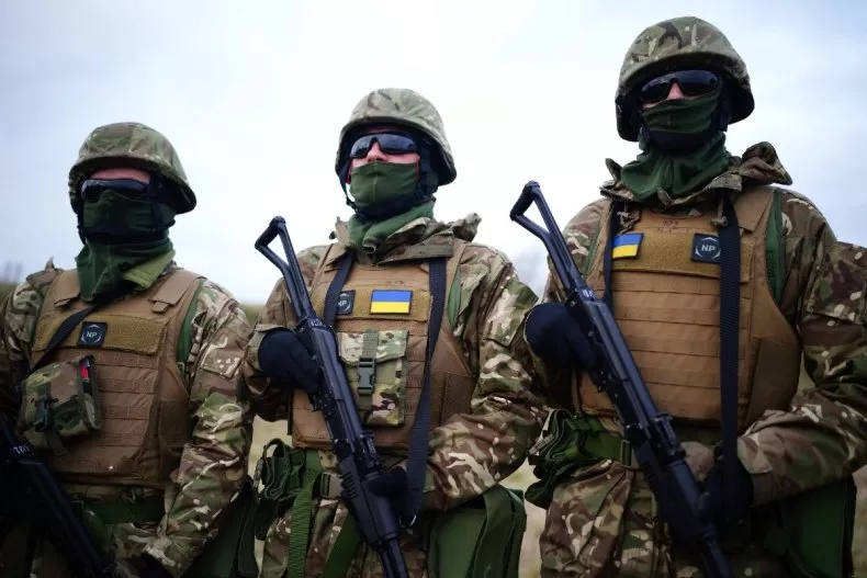 Trung tá Nga tuyên bố quân đội Ukraine do phương Tây huấn luyện đã bị 'loại bỏ', Moscow cảnh báo Anh - Ảnh 1.
