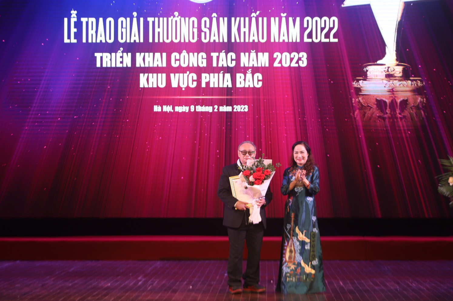 “Tú Bà” Thu Huệ, &quot;Chủ tịch&quot; Trịnh Mai Nguyên nhận giải Diễn viên xuất sắc, Đạo diễn xuất sắc - Ảnh 6.