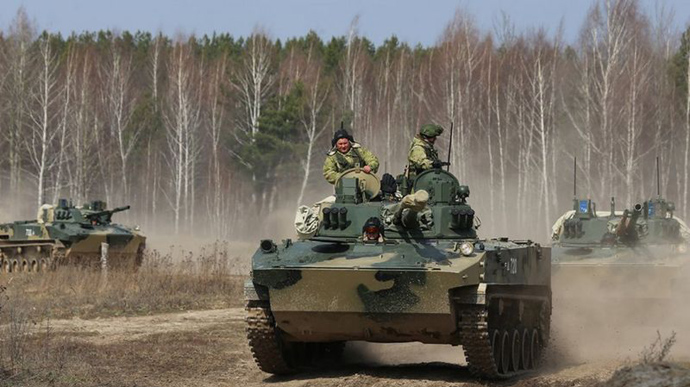 FP: Nga điều hàng nghìn xe tăng, xe bọc thép và hàng trăm máy bay chiến đấu cho đợt tấn công mới - Ảnh 1.