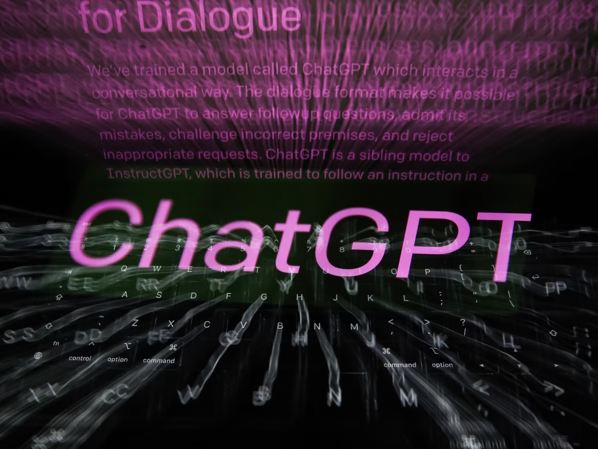 ChatGPT và các chatbot mới khác rất giỏi trong việc bắt chước tương tác của con người đến nỗi chúng đã khiến một số người đặt câu hỏi: &quot;Liệu có khả năng nào chúng có ý thức không?&quot;. Ảnh: @AFP.