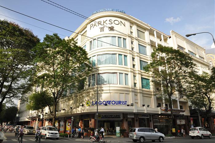 Trung tâm thương mại Diamond, Parkson chuyên bán hàng hiệu đình đám Sài Gòn một thời giờ ra sao? - Ảnh 2.