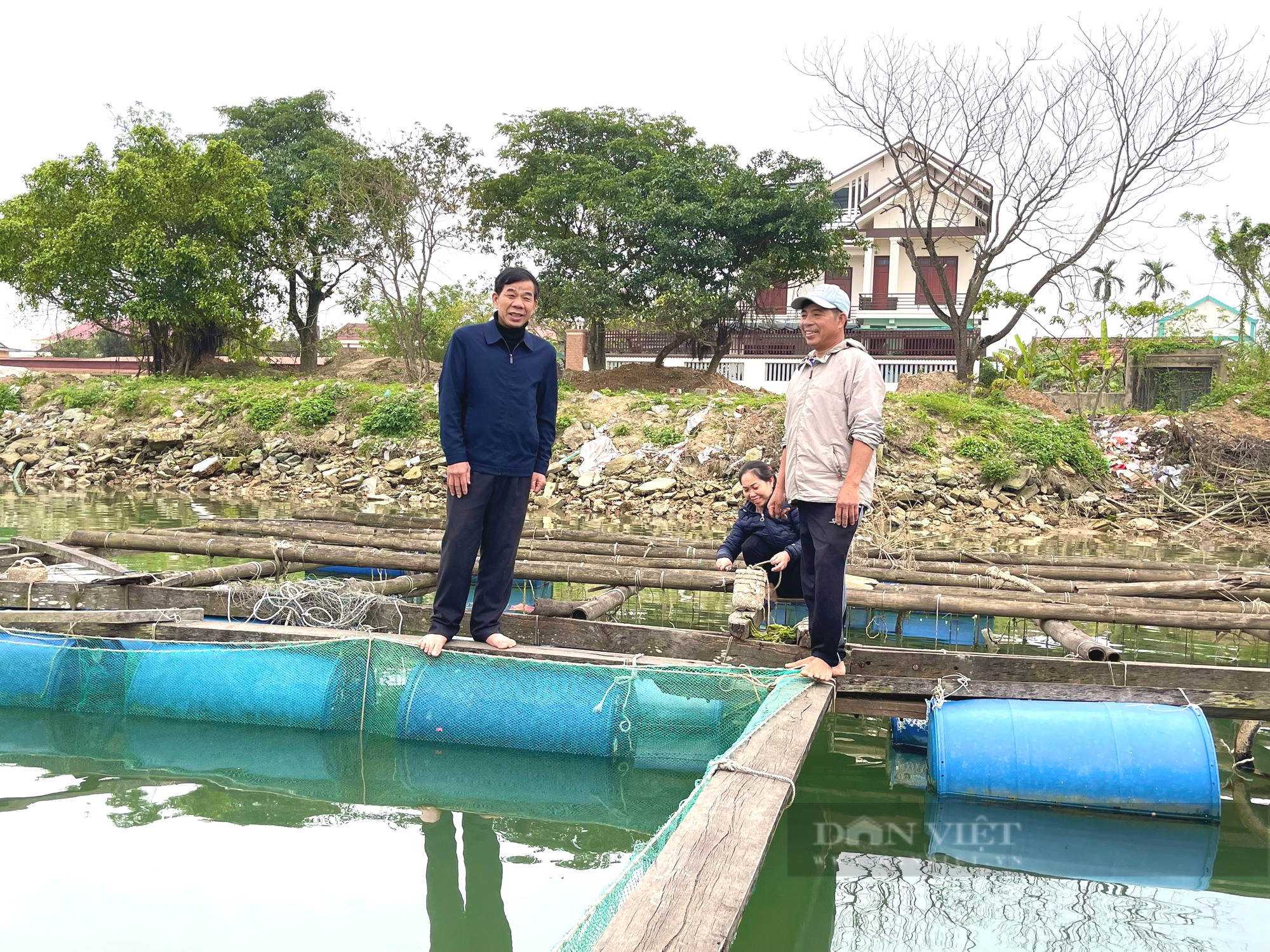 Quảng Bình: Làng nghèo nằm giữa sông Gianh sống khá nhờ nuôi cá lồng - Ảnh 5.