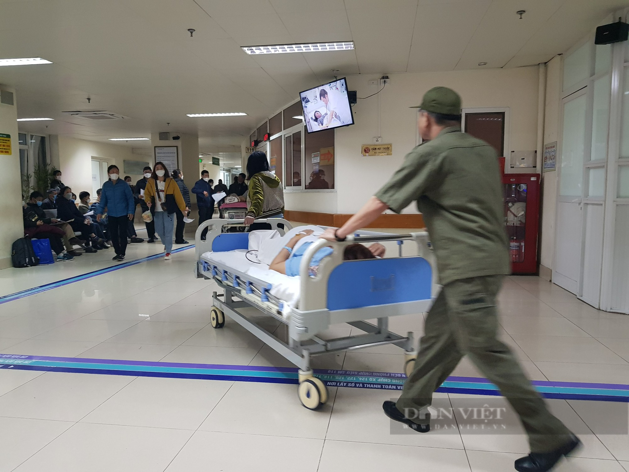 Bệnh viện Việt Đức ngày đầu hoãn mổ phiên: Cả bệnh nhân và bác sĩ đều khổ tâm - Ảnh 4.