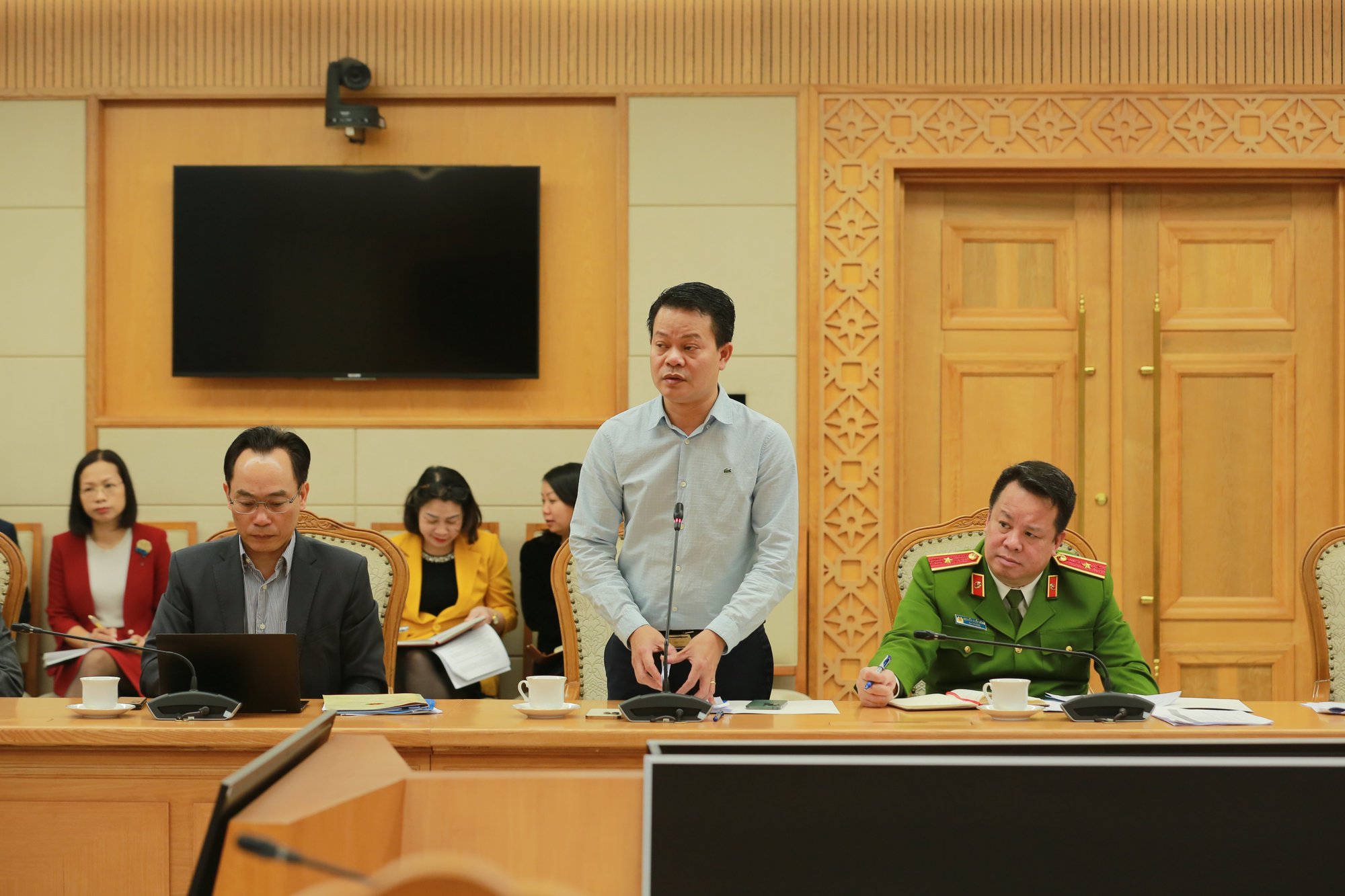 Phó Thủ tướng Trần Hồng Hà: Không được làm ảnh hưởng đến người dân dù chỉ một giờ khi giải quyết thủ tục hành chính - Ảnh 4.