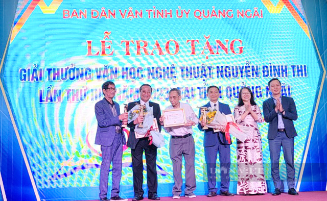 Trao giải thưởng Văn học nghệ thuật Nguyễn Đình Thi, tỉnh Quảng Ngãi lần thứ III, năm 2023 - Ảnh 3.