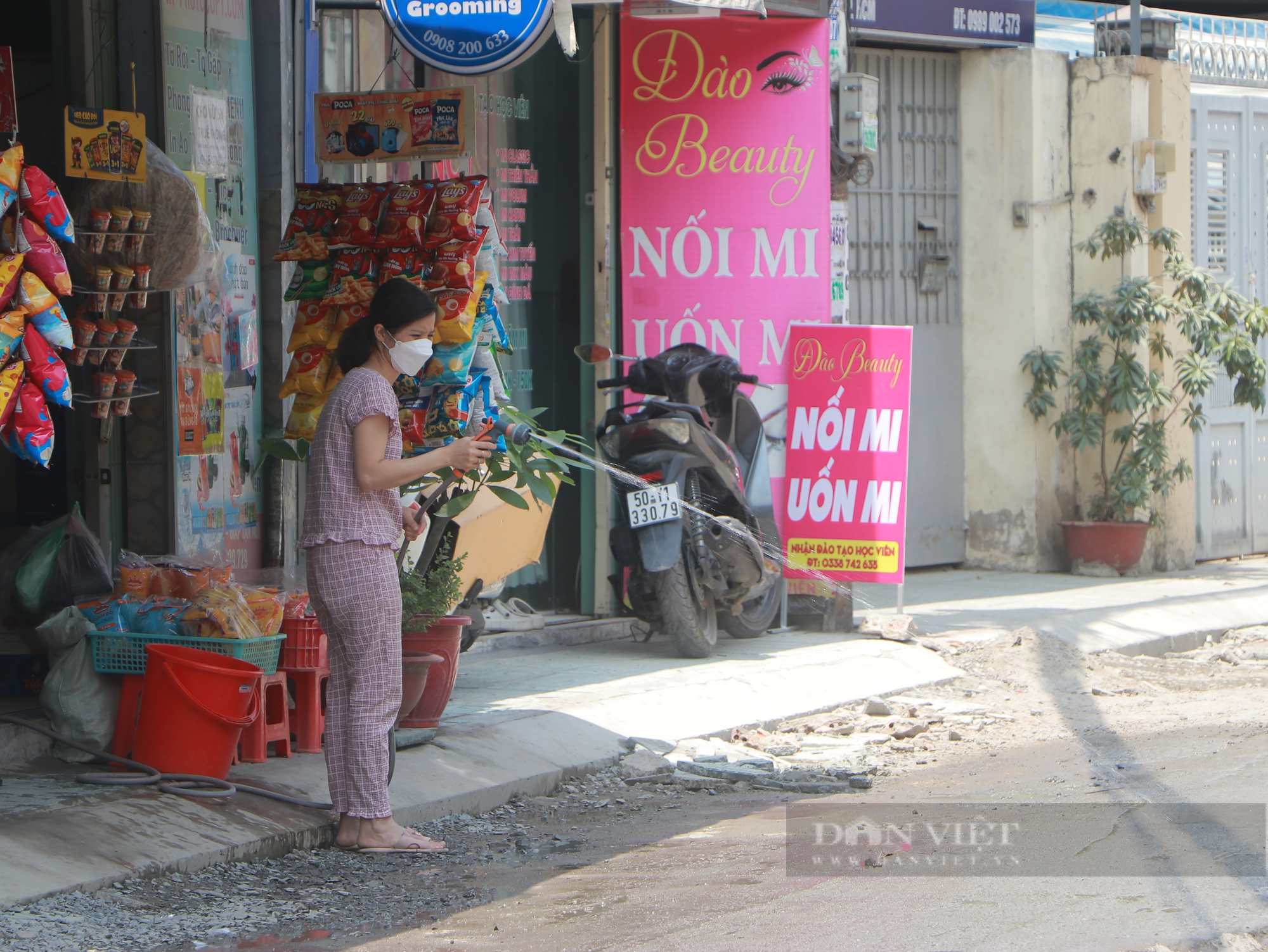 Đường Nguyễn Văn Công thi công nham nhở, người dân “than trời” - Ảnh 11.