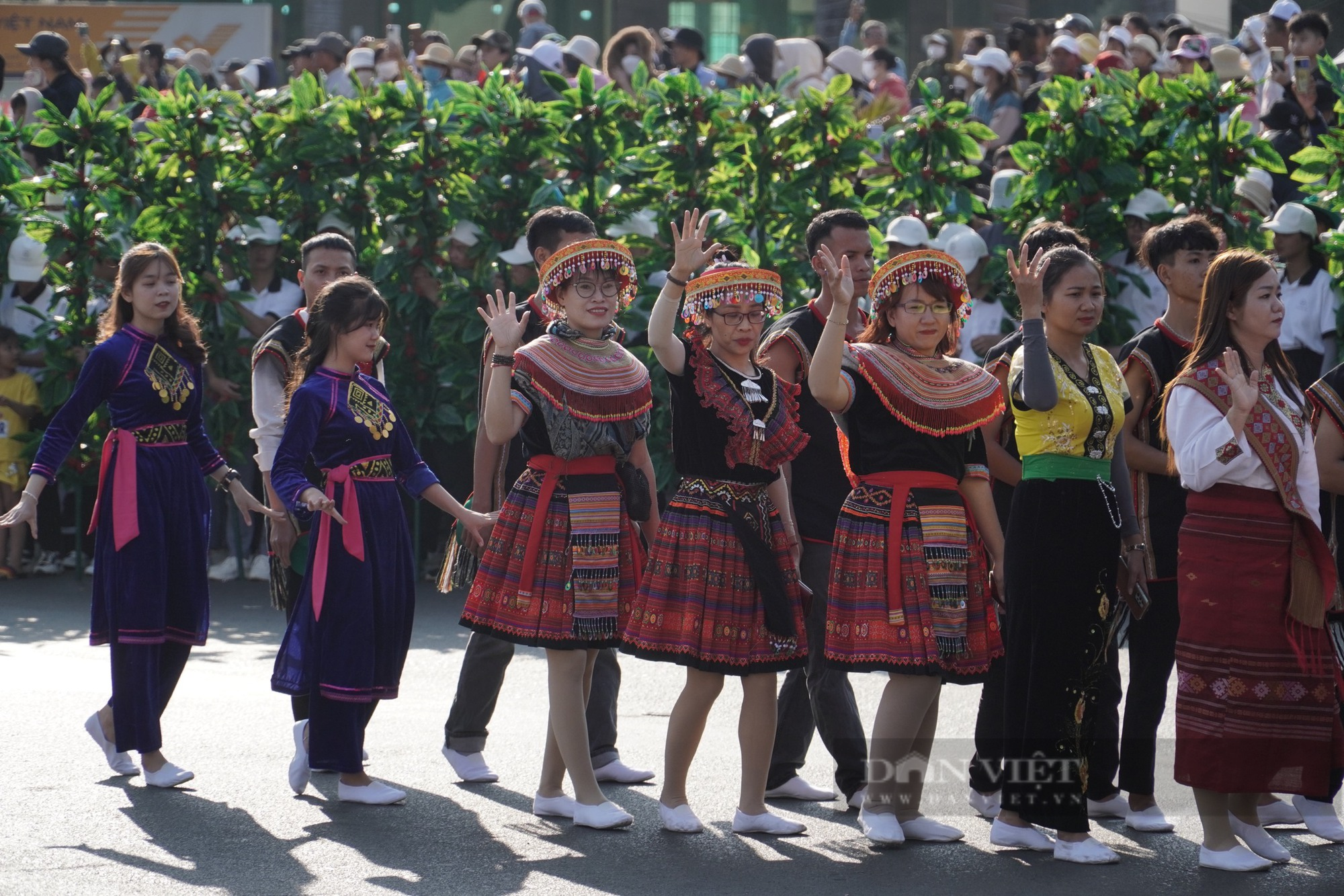 Hàng chục nghìn người tham gia Lễ hội đường phố Buôn Ma Thuột - Ảnh 7.