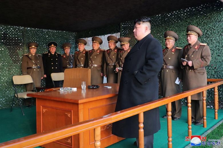 Hình ảnh ông Kim Jong Un cùng con gái giám sát tập trận giả định tấn công Hàn Quốc - Ảnh 3.