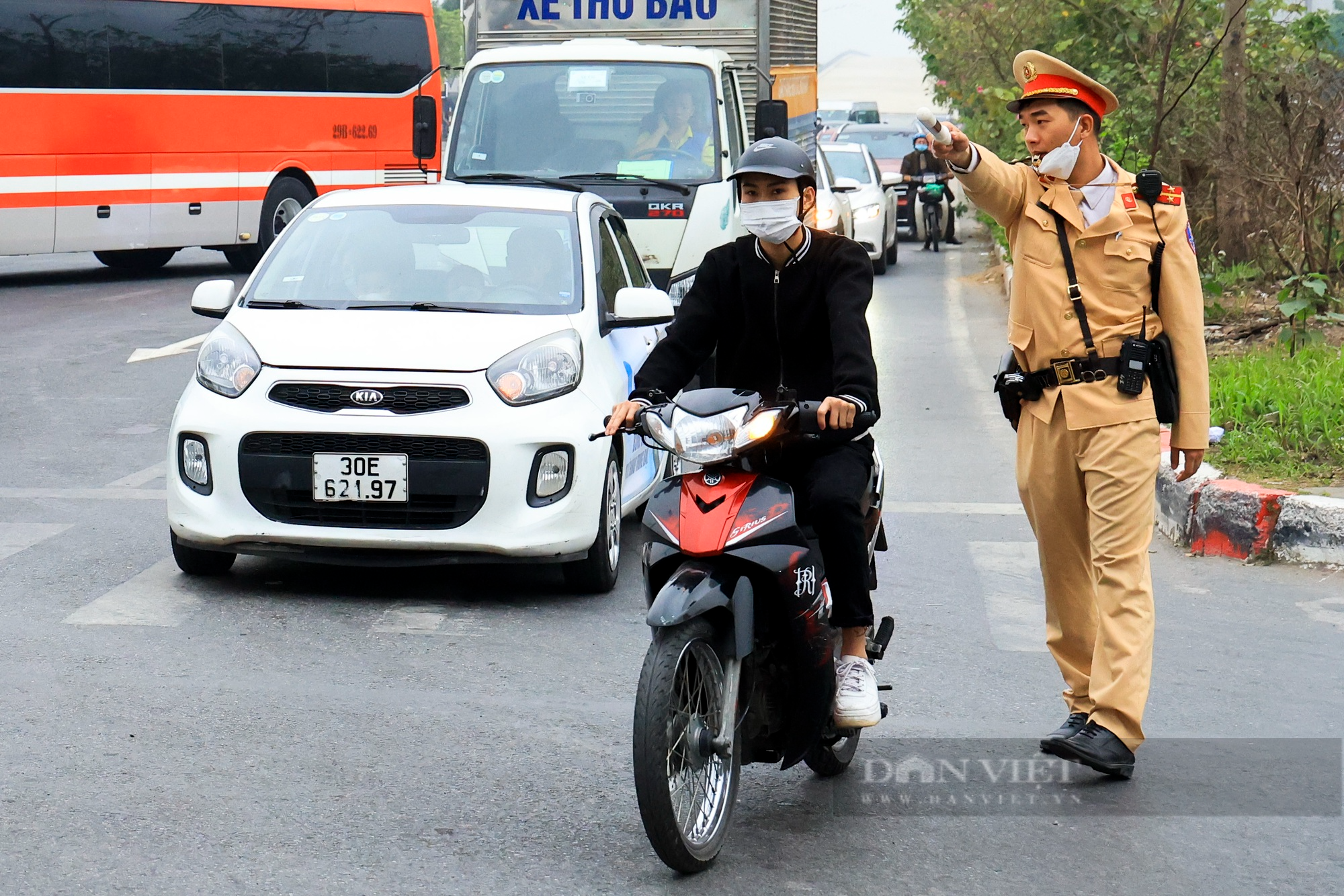 Điều chỉnh tổ chức giao thông tại khu vực nút giao Cổ Linh - Ảnh 5.