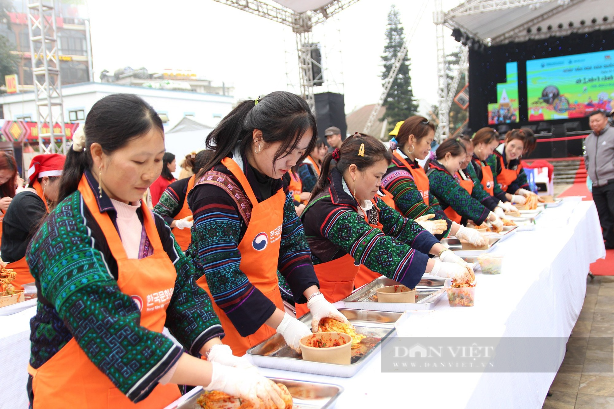 Nhiều hoạt động hấp dẫn du khách tại &quot;Ngày hội văn hóa Hàn Quốc Lào Cai - Sa Pa&quot; - Ảnh 4.