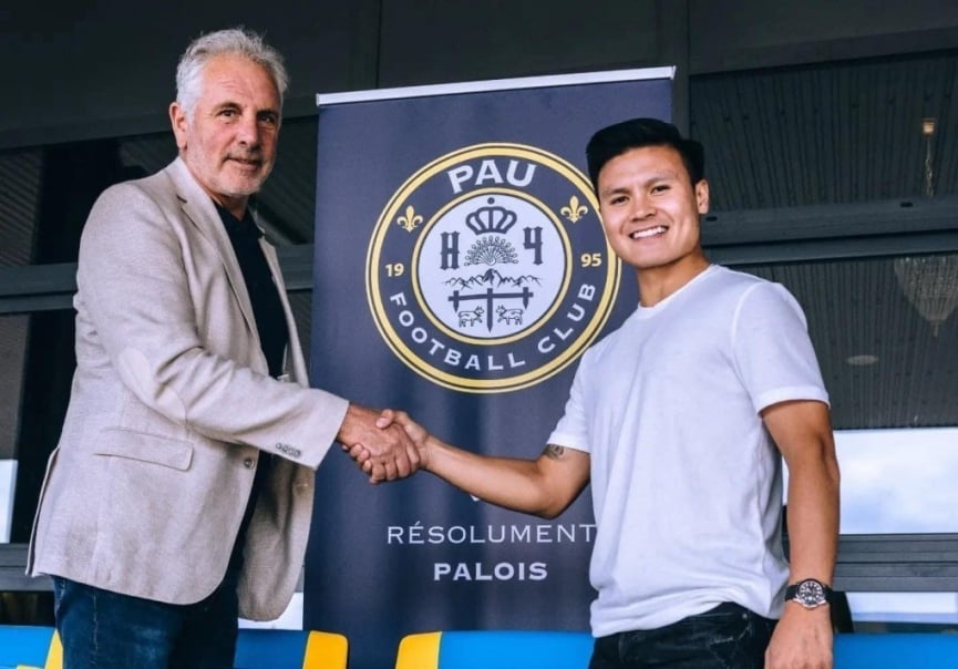 Chủ tịch Pau FC báo tin dữ cho HLV Troussier về Quang Hải - Ảnh 1.