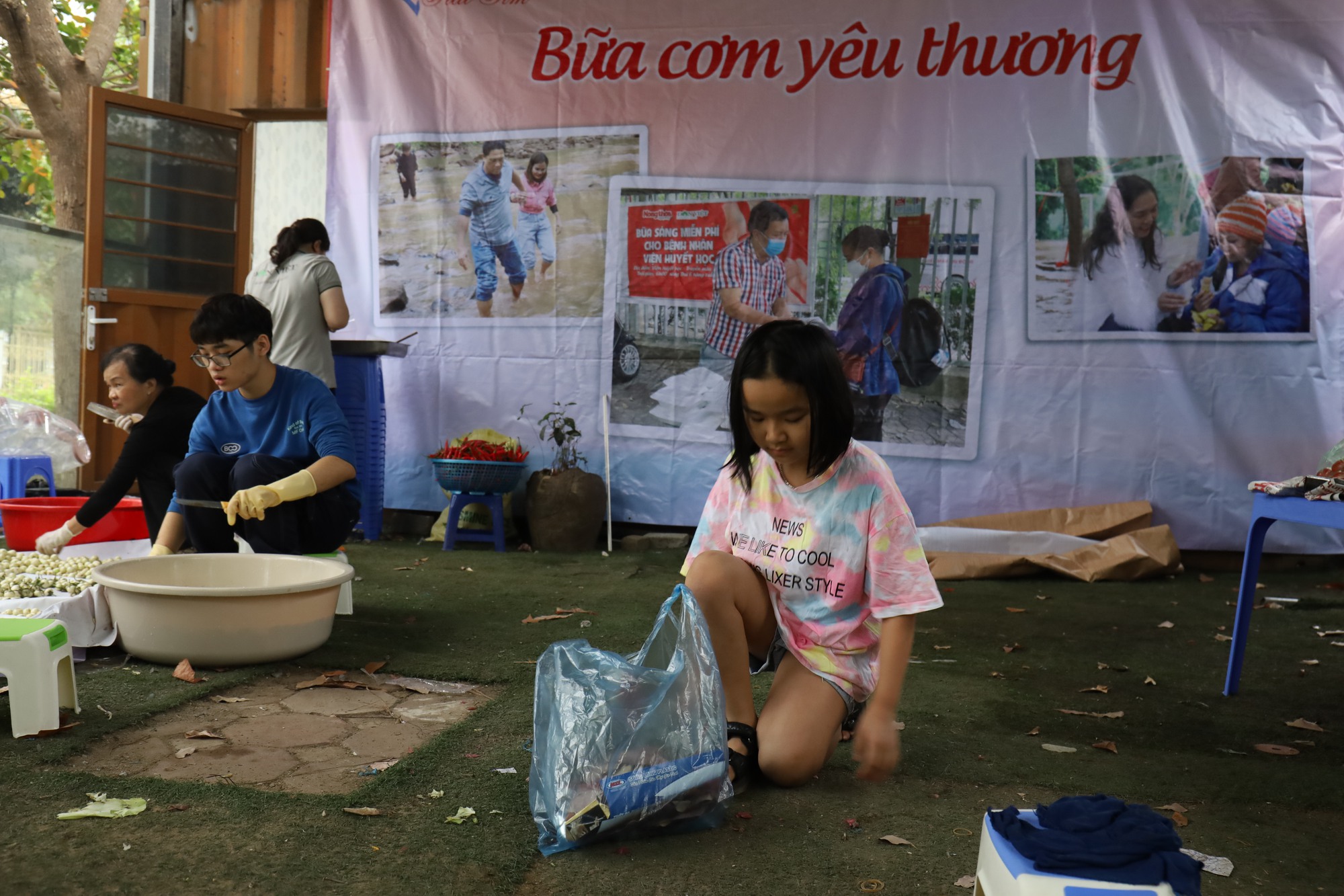 Lan tỏa yêu thương từ những suất ăn 0 đồng  - Ảnh 9.