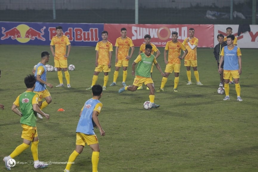 HLV Philippe Troussier chốt đối thủ giao hữu cực chất chp U23 Việt Nam - Ảnh 1.
