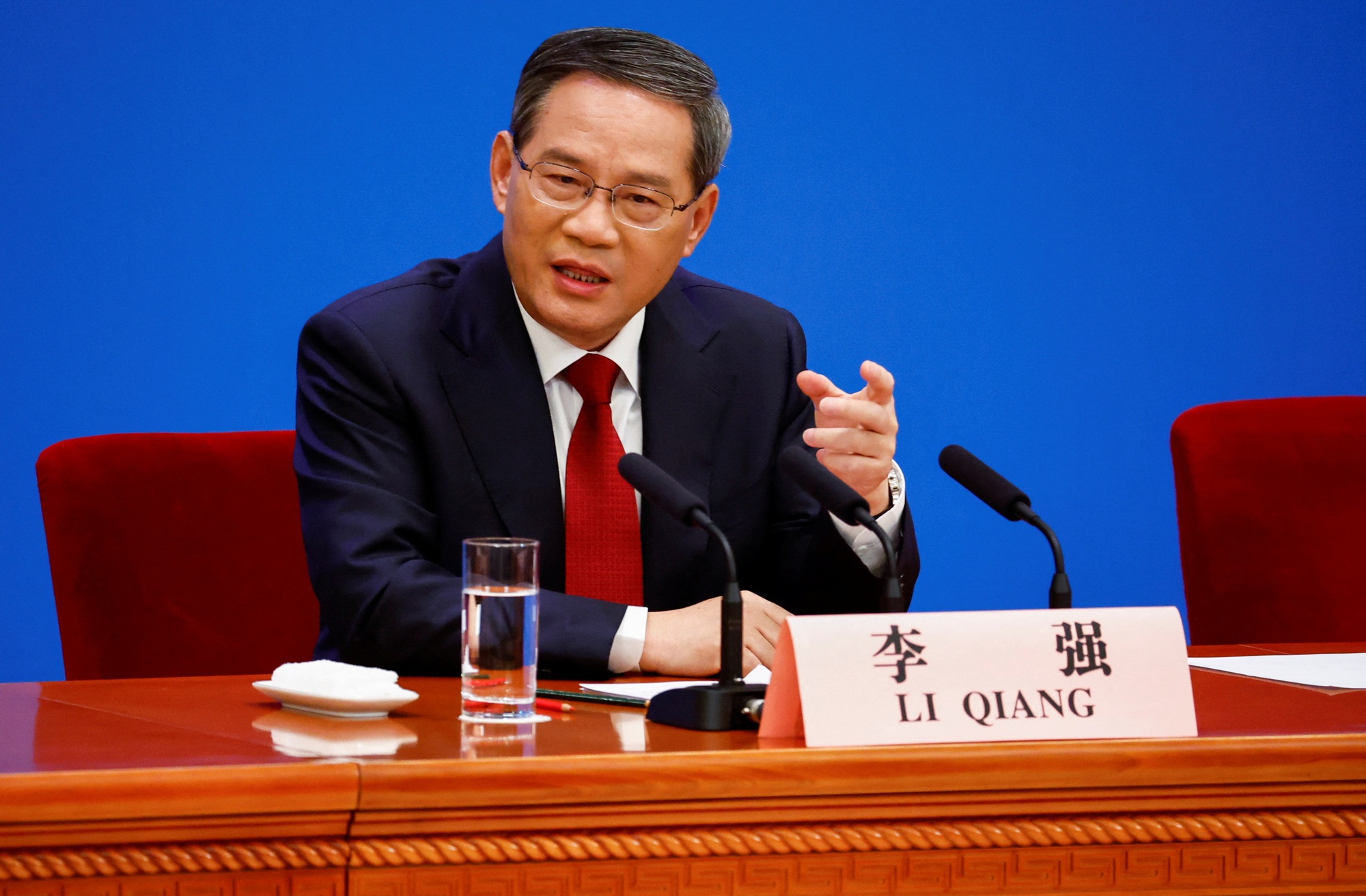 Tân thủ tướng Trung Quốc tổ chức cuộc họp báo đầu tiên - Ảnh 2.