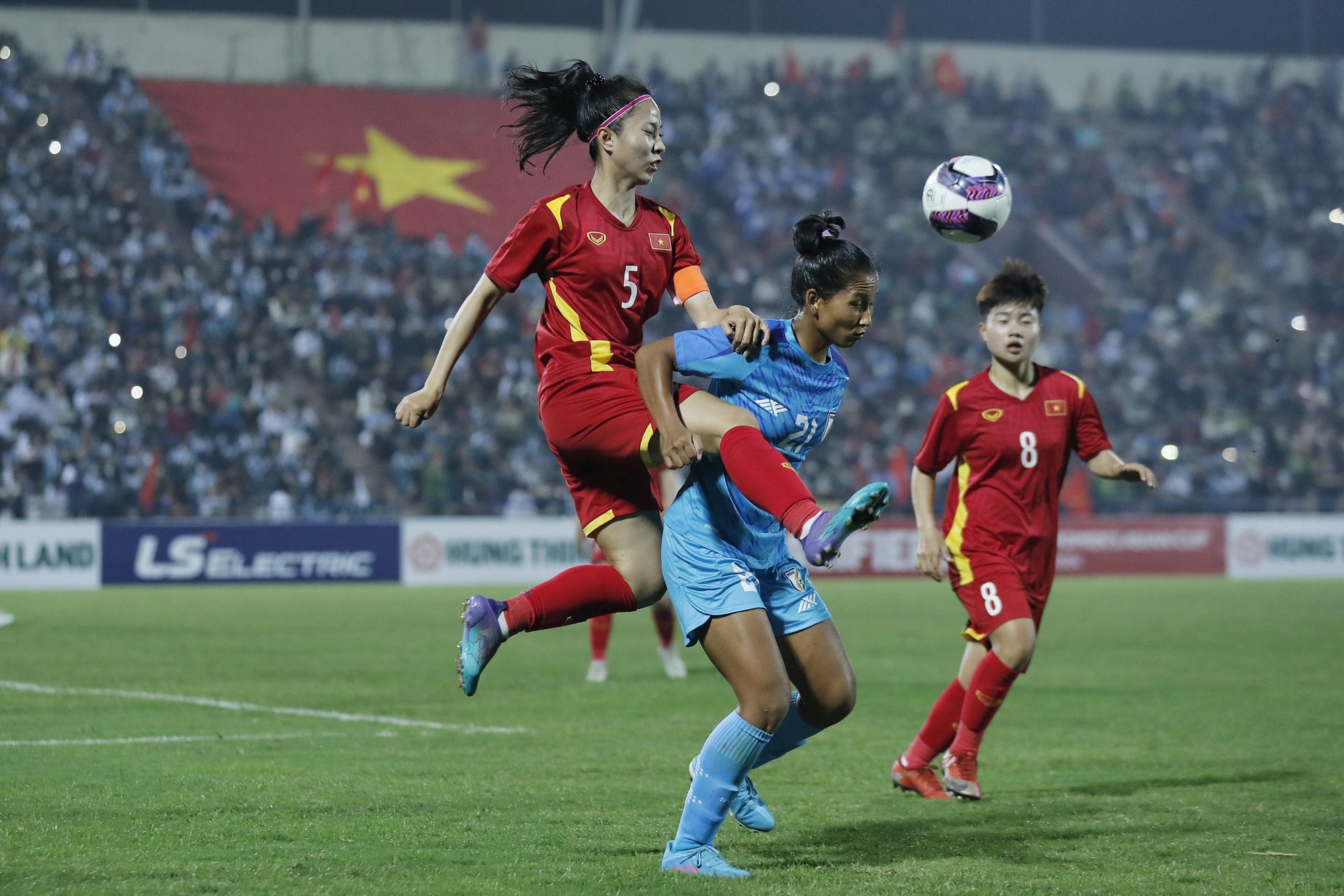 Nhan sắc đời thường &quot;chim sa cá lặn&quot; của đội trưởng U20 nữ Việt Nam - Ảnh 2.