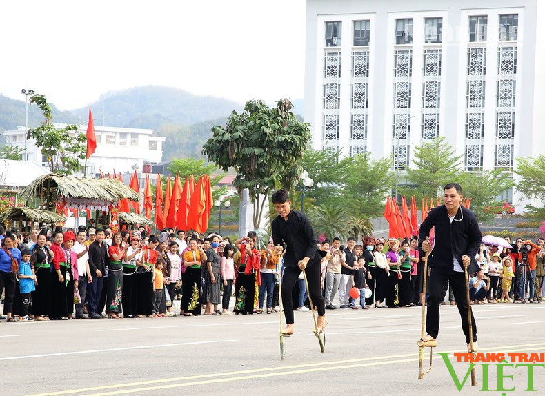 Lắng đọng cảm xúc về Lễ hội Mùa hoa ban TP.Sơn La 2023 - Ảnh 4.