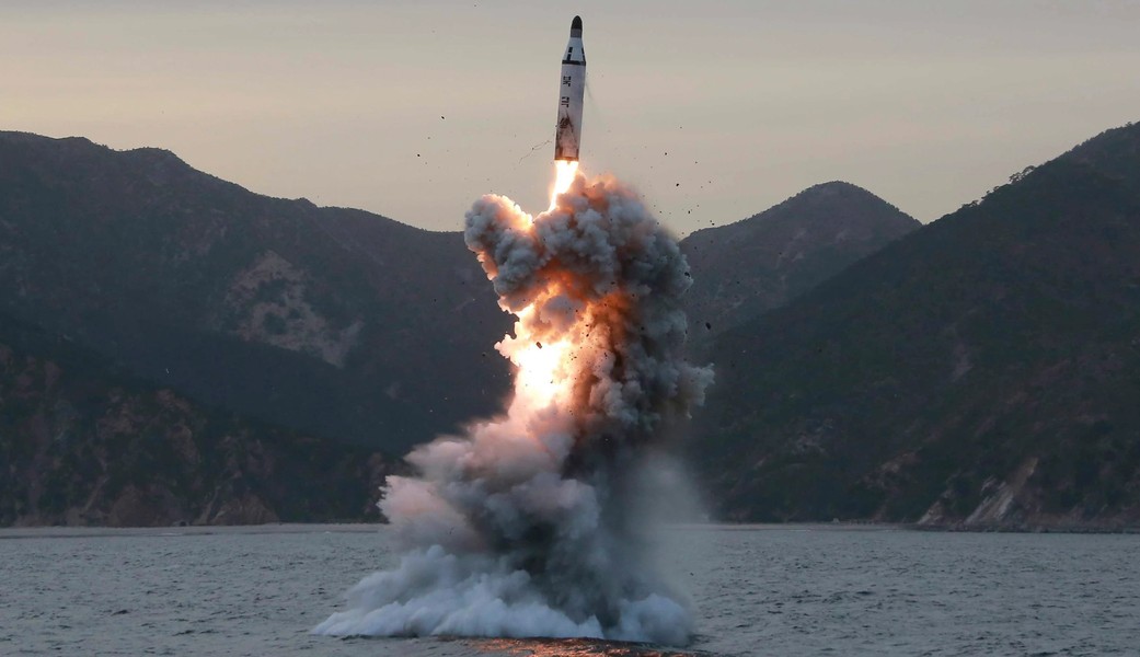 Loại tên lửa hạt nhân đáng sợ phóng từ tàu ngầm của Triều Tiên - Ảnh 5.