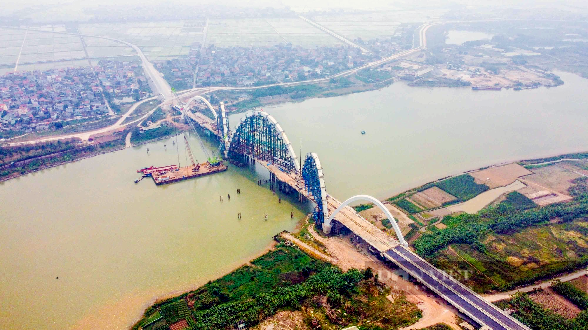 Toàn cảnh cầu vòm thép cao nhất Việt Nam sắp được hoàn thành tại Bắc Ninh - Ảnh 2.