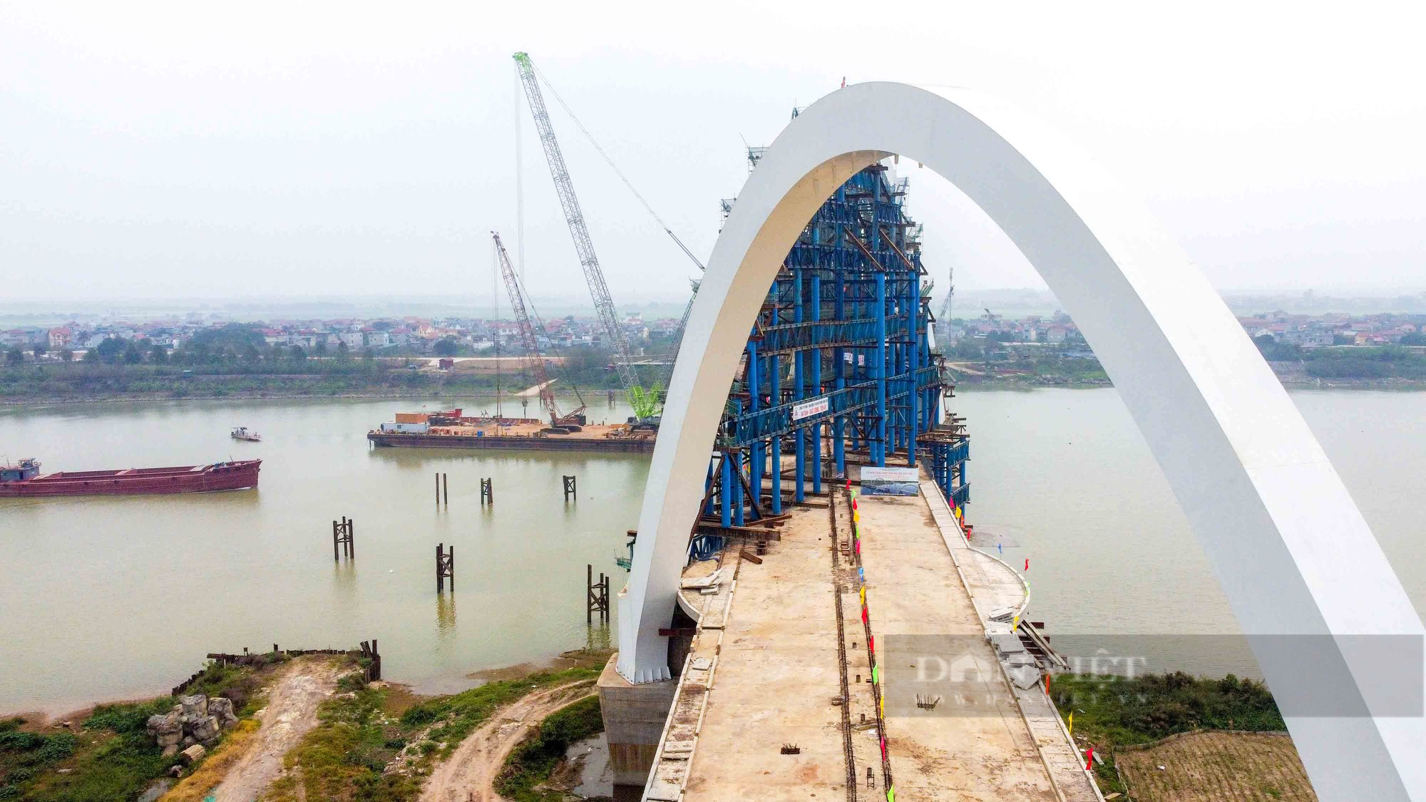 Cầu vòm thép cao nhất Việt Nam sắp được hoàn thành tại Bắc Ninh - Ảnh 2.