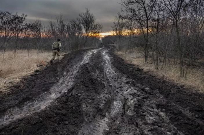 Quan chức Ukraine tiết lộ điều kiện quan trọng để Kiev phản công ở Donbass - Ảnh 1.