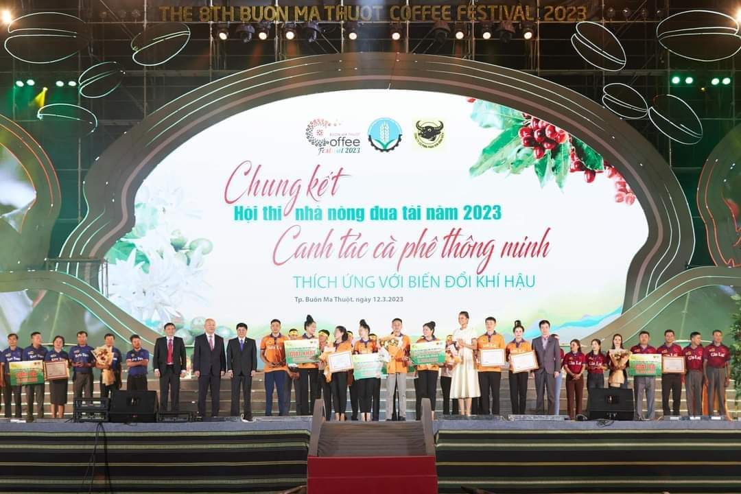 Nông dân Sơn La đoạt giải nhất hội thi Nhà nông đua tài 2023 - Ảnh 1.