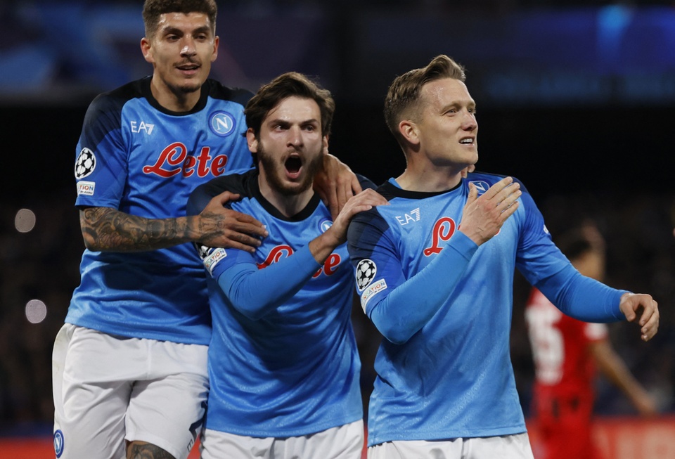 Napoli vào tứ kết Champions League lần đầu tiên trong lịch sử - Ảnh 1.