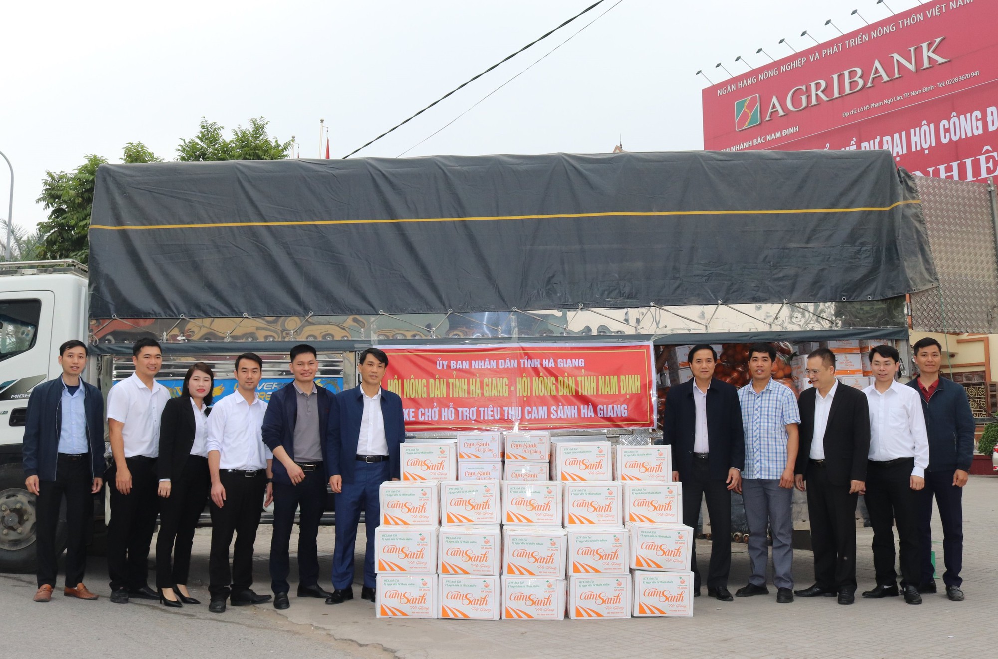 Hội Nông dân Nam Định hỗ trợ tiêu thụ 15 tấn cam sành cho nông dân tỉnh Hà Giang - Ảnh 1.