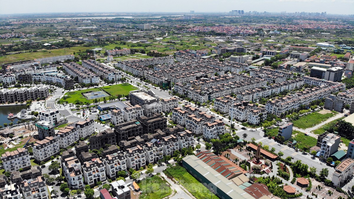 Khu đô thị có hàng trăm biệt thự 'triệu đô' bỏ hoang ở Hà Nội - Ảnh 20.