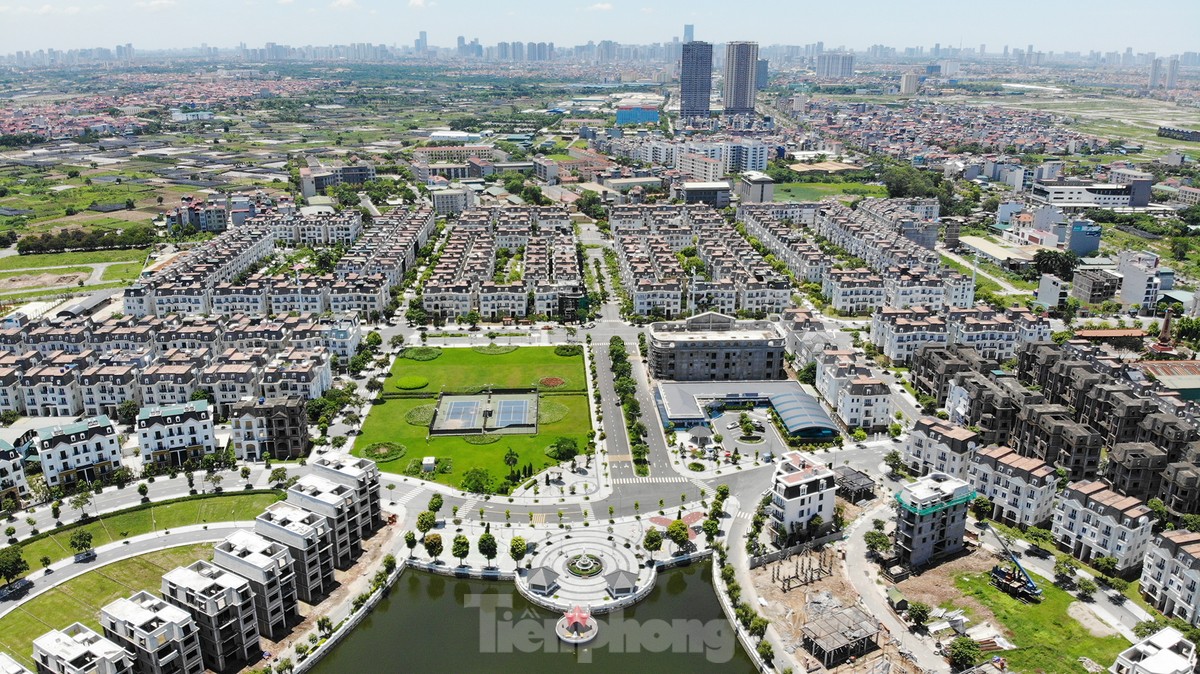 Khu đô thị có hàng trăm biệt thự 'triệu đô' bỏ hoang ở Hà Nội - Ảnh 4.