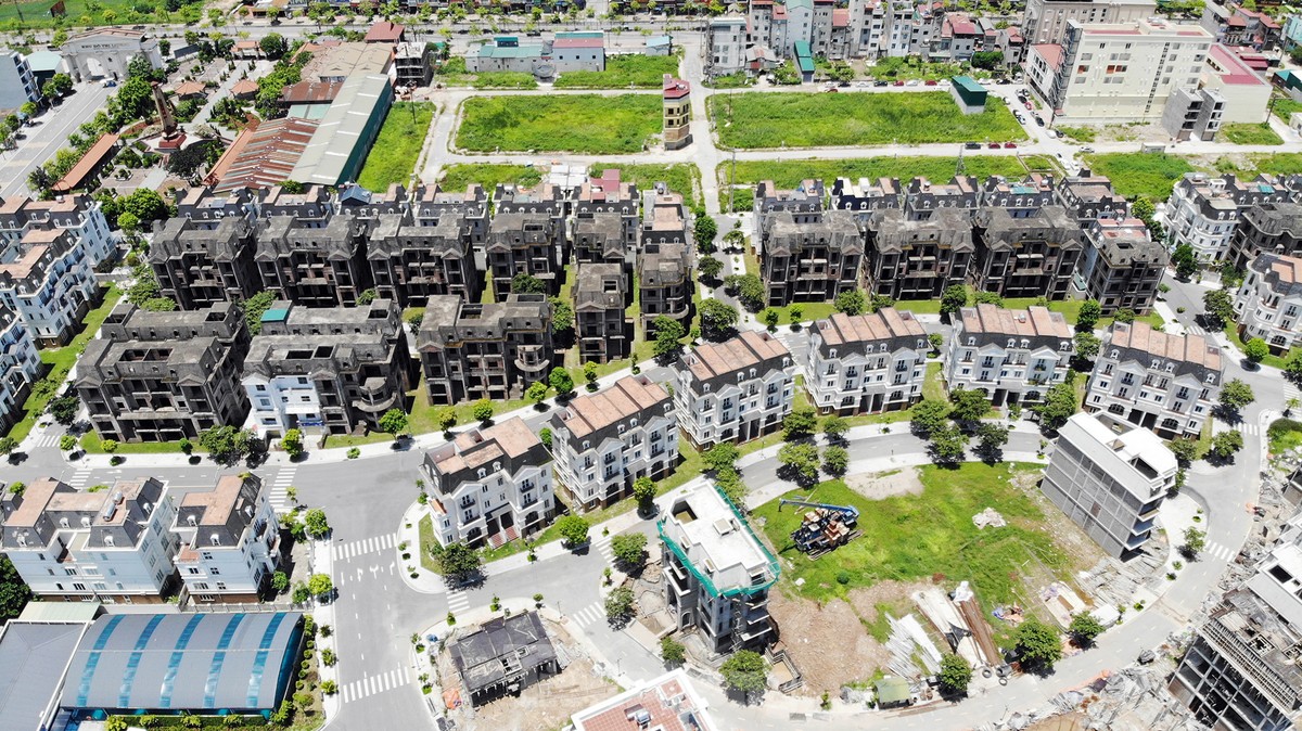 Khu đô thị có hàng trăm biệt thự 'triệu đô' bỏ hoang ở Hà Nội - Ảnh 8.
