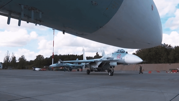 Su-27 có gì mà lọt top những chiến đấu cơ nguy hiểm nhất thế giới? - Ảnh 12.